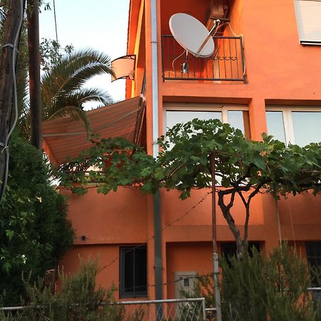 Holiday Home Orange Utjeha Esterno foto