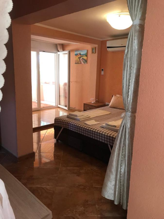 Holiday Home Orange Utjeha Esterno foto