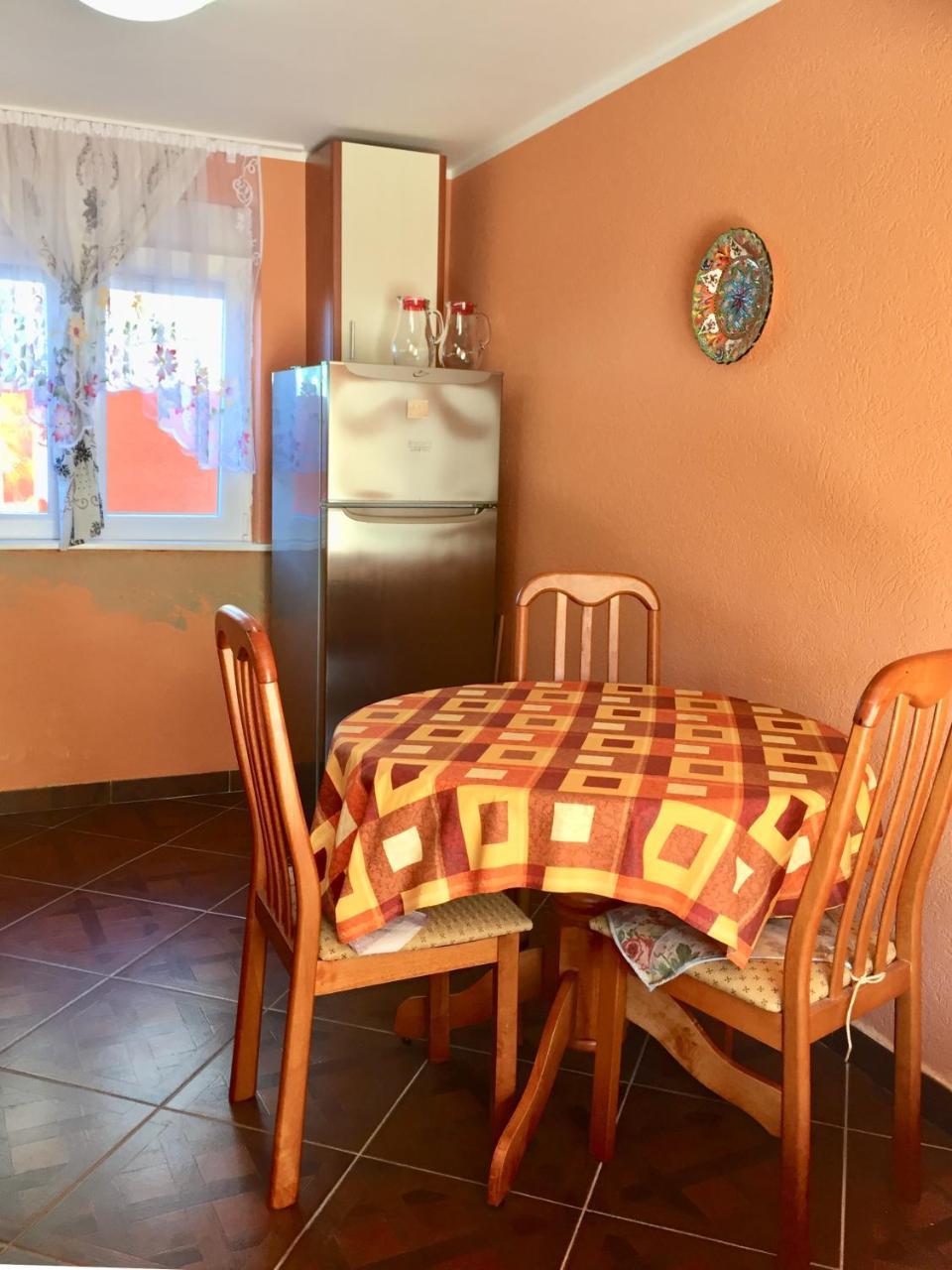 Holiday Home Orange Utjeha Esterno foto